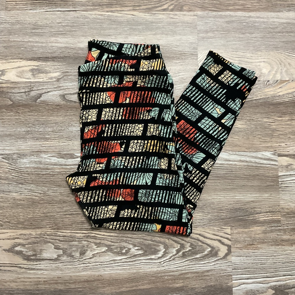 LuLaRoe Leggings Black Yellow Orange Geometric Floral Print T&C